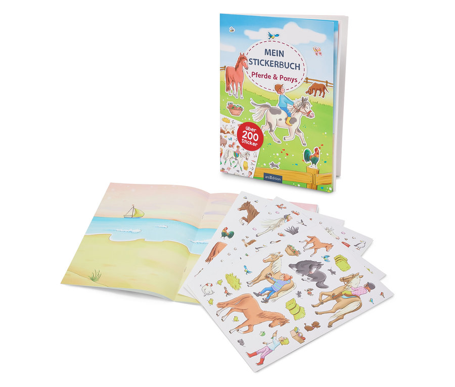 Aufgeschlagenes Stickerbuch "Pferde und Ponys" und Stickerbögen mit verschiedenen Pferde- und Pony-Stickern.