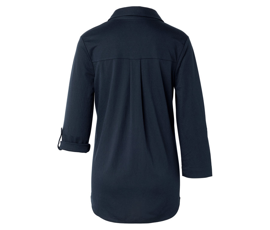 Rückansicht eines dunkelblauen Hemdes mit langen Ärmeln.