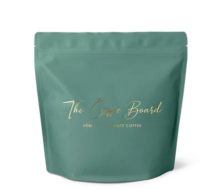 Eine Packung The Coffee Board - Dark Oak Espresso - 500 g Ganze Bohne.