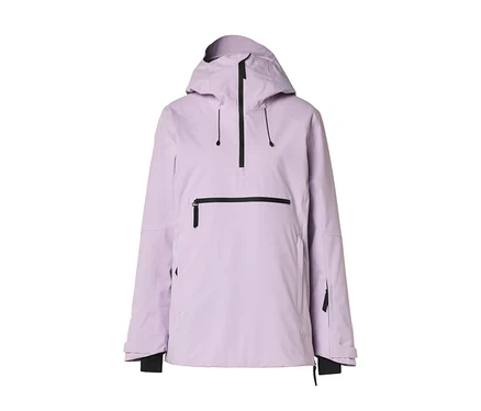 Hellviolette Kapuzen-Anorak-Jacke mit schwarzem halbem Reißverschluss am Hals, einer horizontalen schwarzen Reißverschlusstasche auf der Brust und schwarzen Ärmelbündchen.
