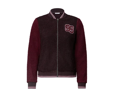 Dunkelroter CECIL Blouson aus Teddyfell mit Reißverschluss, Ärmeln in Bordeaux und gestickter „89“ auf der Brust.