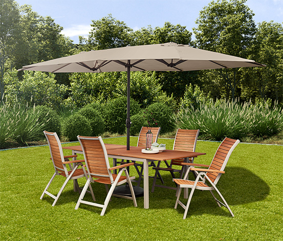 gartentisch mit sonnenschirm