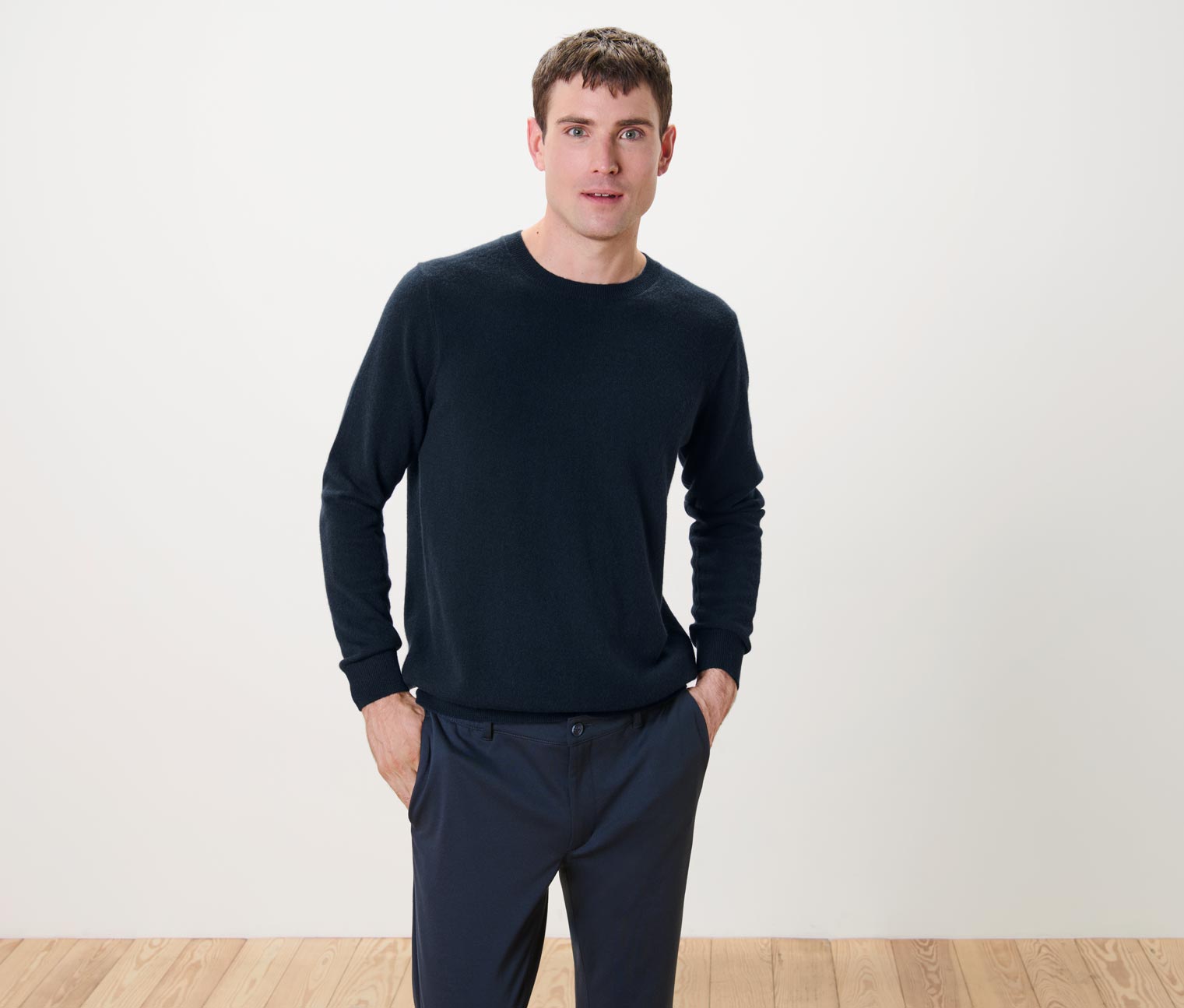 Cashmere-Pullover mit Rundhalsausschnitt, navy