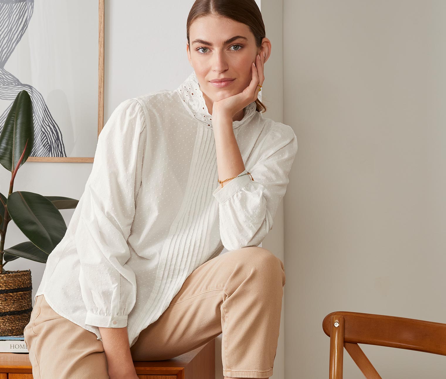 Bluse mit Lochstickerei