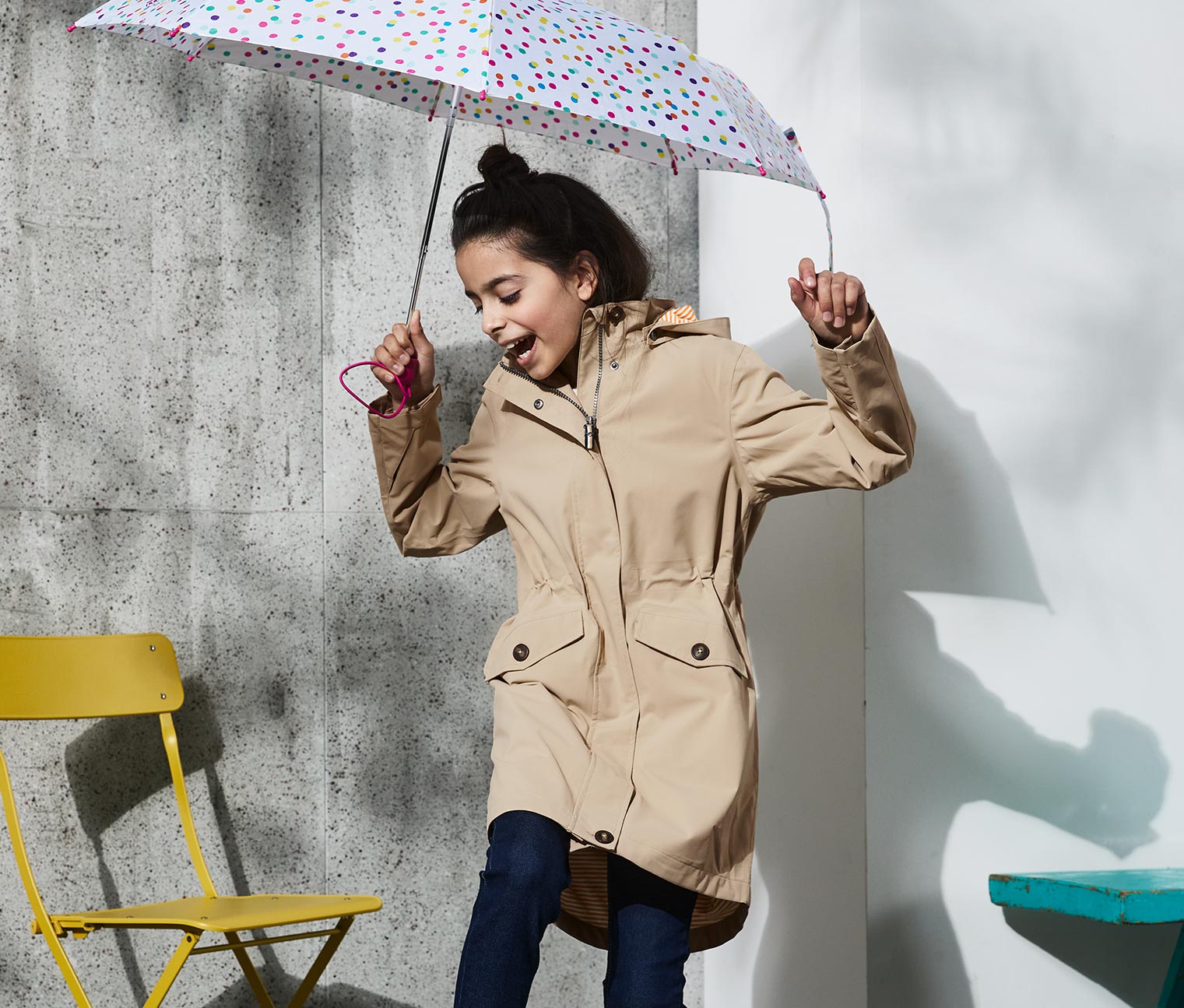 Allwetter-Trenchcoat mit recyceltem Material, beige