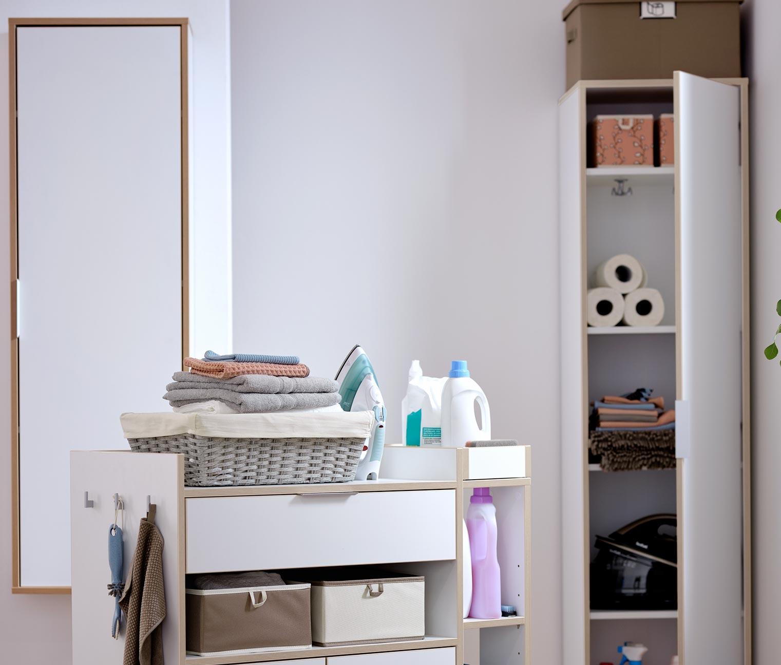 Hängender Universalschrank