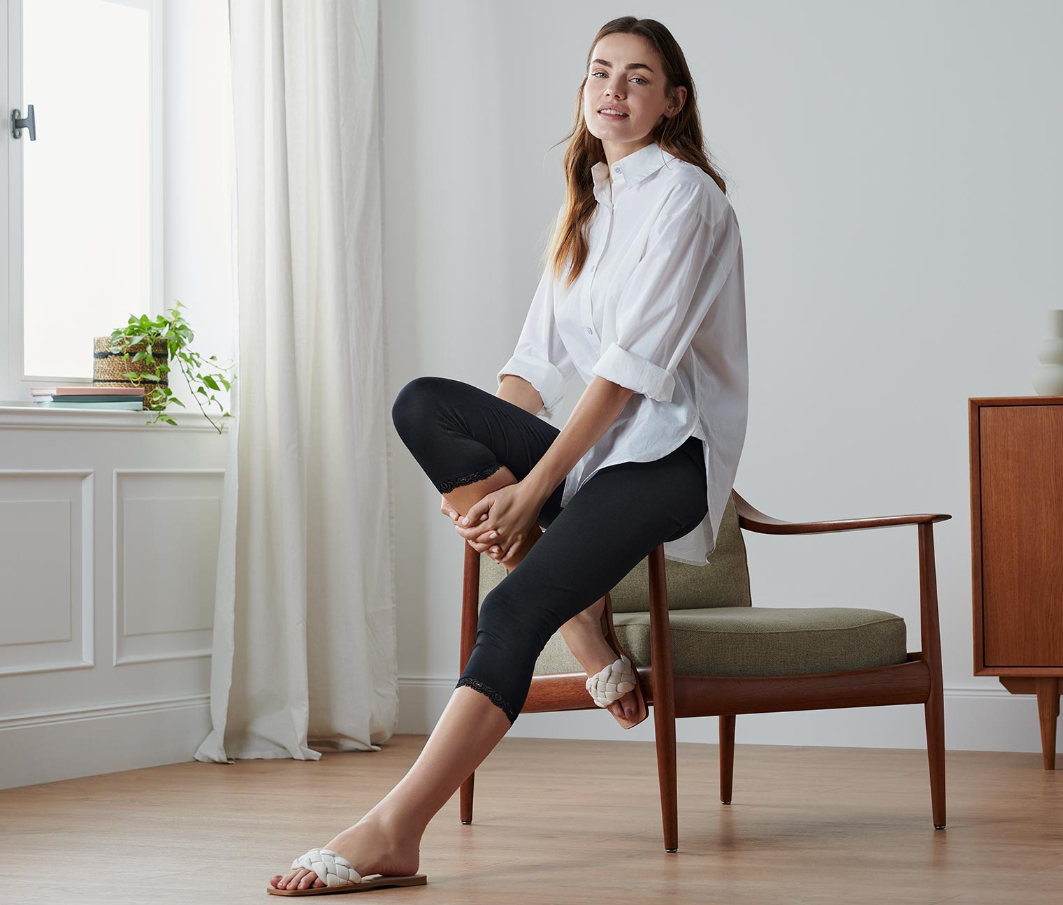3/4-Leggings mit Spitzenborte, schwarz