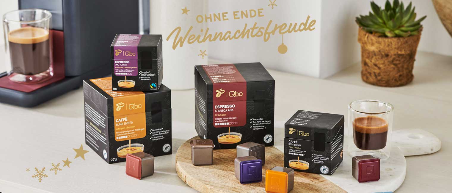 Qbo Kaffeekapseln stehen auf einem Tisch