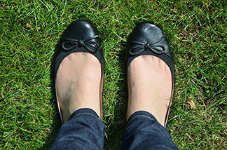 Magic-Cut-Füsslinge von Tchibo sind selbst in Ballerinas fast unsichtbar.
